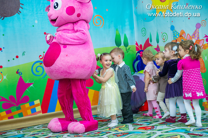 Фотограф на детский день рождения, Днепропетровск, фоторепортаж дня рождения в детском клубе, фотосъемка в развлекательном центре