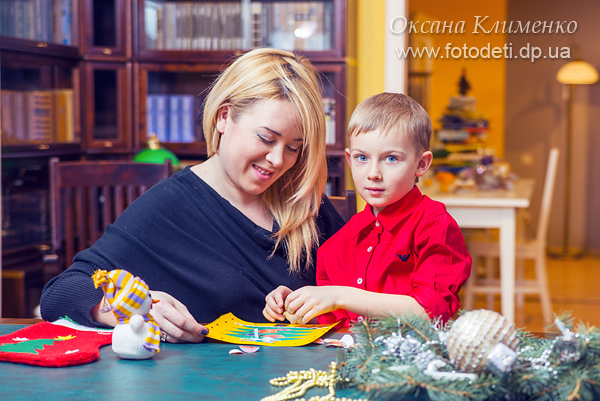 Новогодняя семейная, детская фотосессия Днепропетровск, студия, интерьерный салон