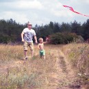 Семейная фотосессия на природе, Днепропетровск, семейная фотосъемка на улице, на поле воздушный змей